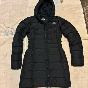 The north face long puffer size XS, super shape, long puffer, long puffer W hood